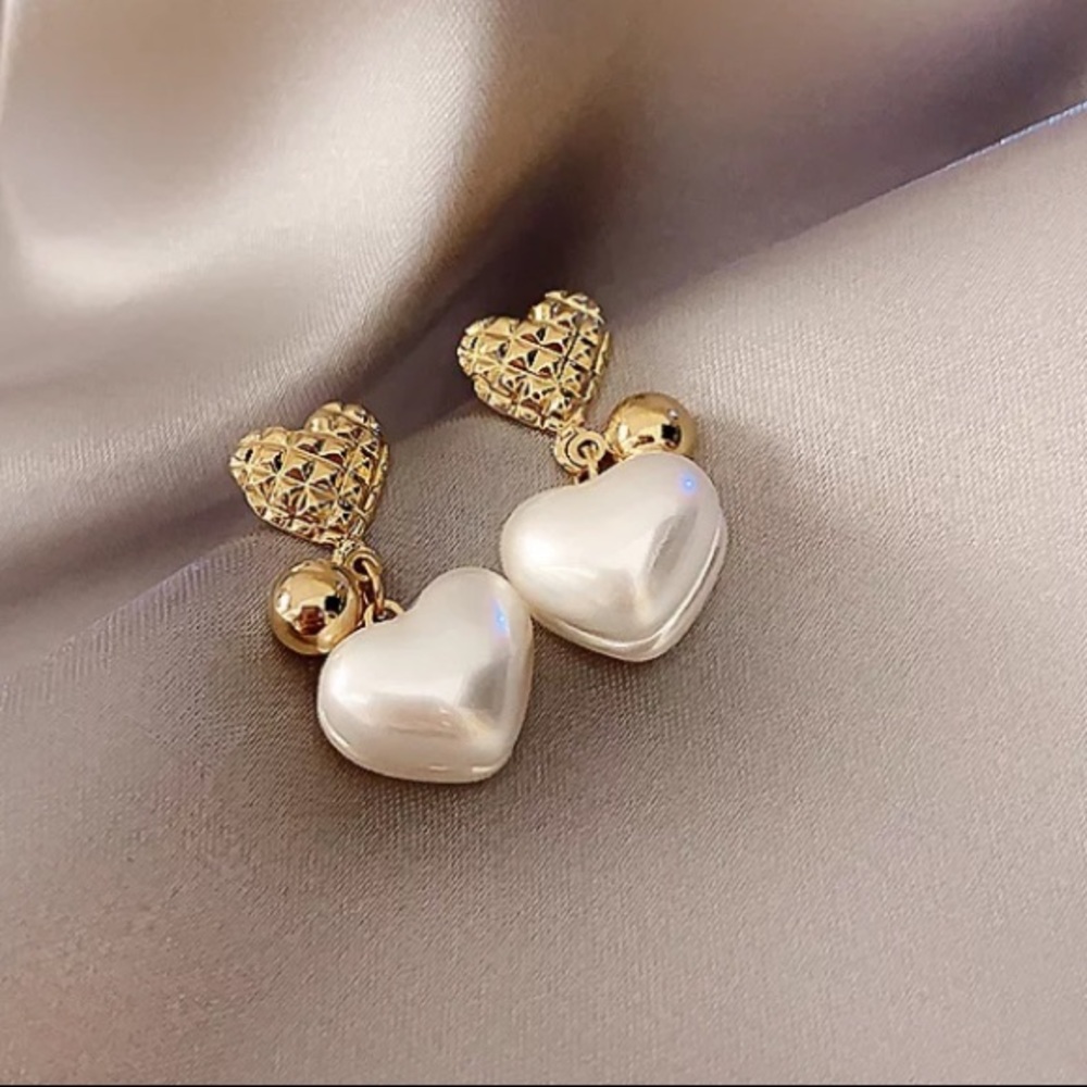 Pearl Heart Drop Earrings - Picture 2 of 6